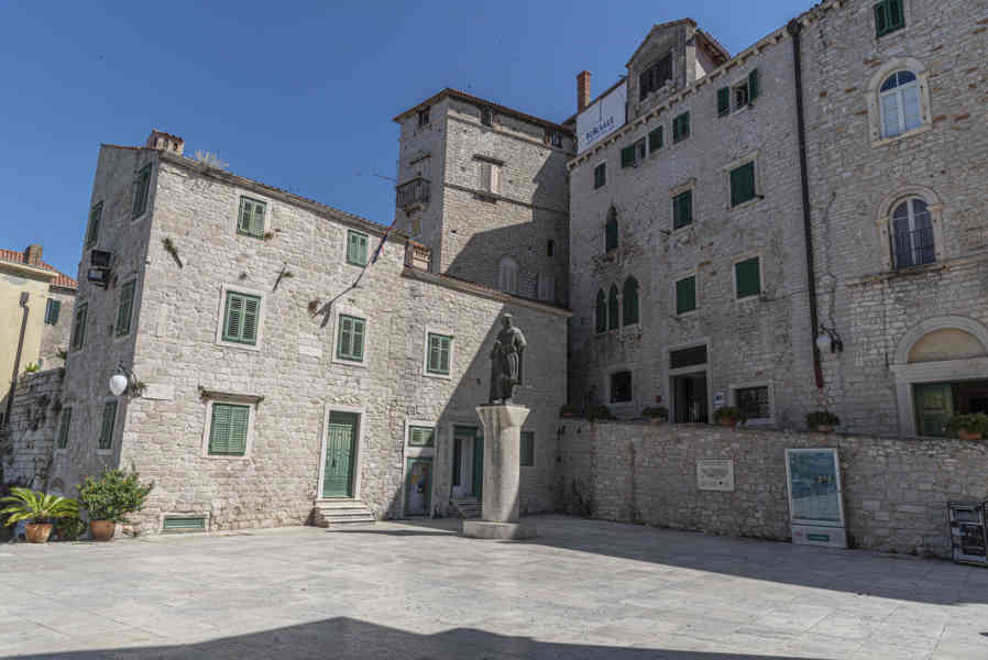Croacia - Sibenik 11 - plaza de la República